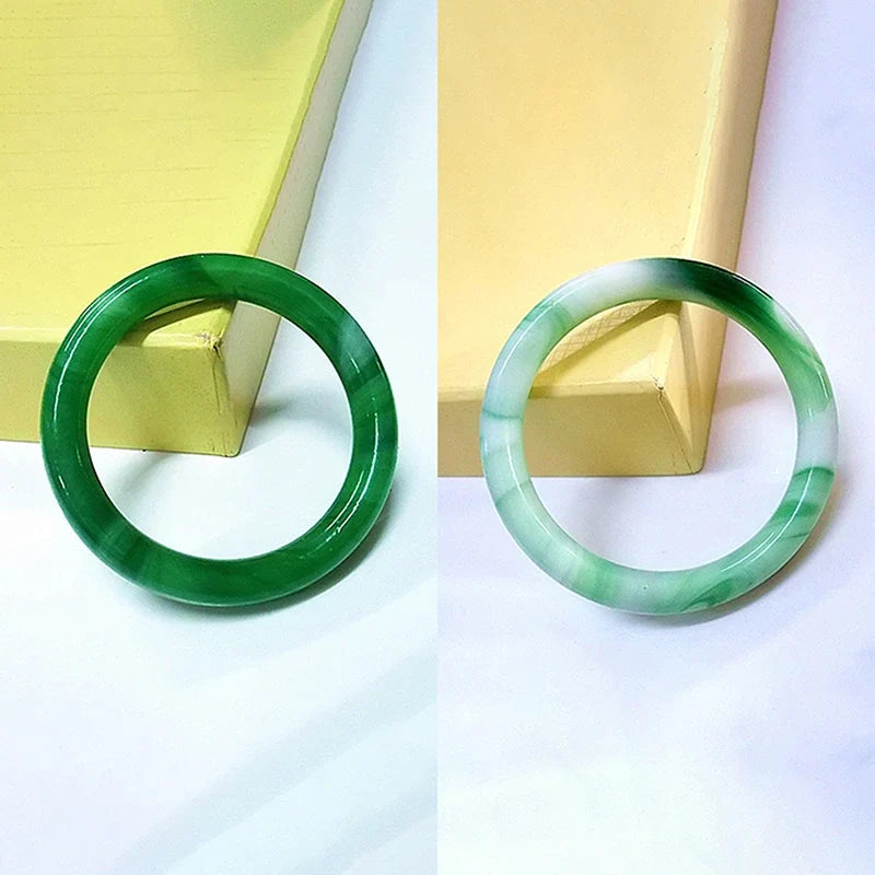 Imitation Jade Glass Bracelet – Green Vintage Bangle for Women