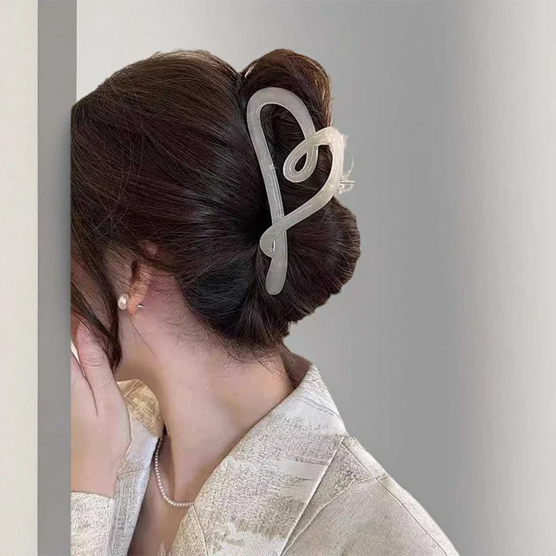 Heart Hair Claw Clip – Trendy Luxury Hair Accessory for Women