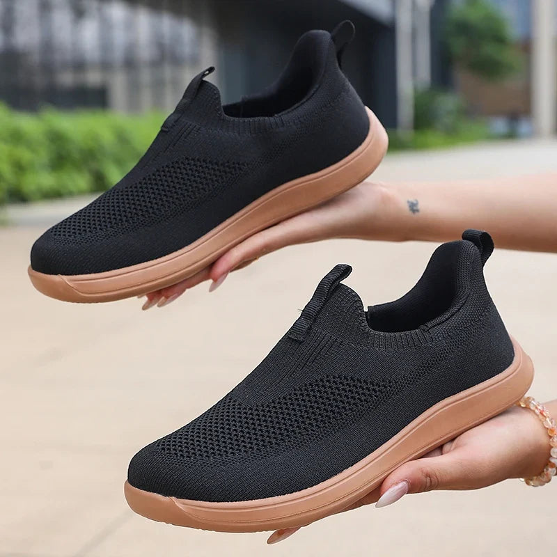 ZULIWAGN Breathable Mesh Slip-On Sneakers – Lightweight Men's Shoes
