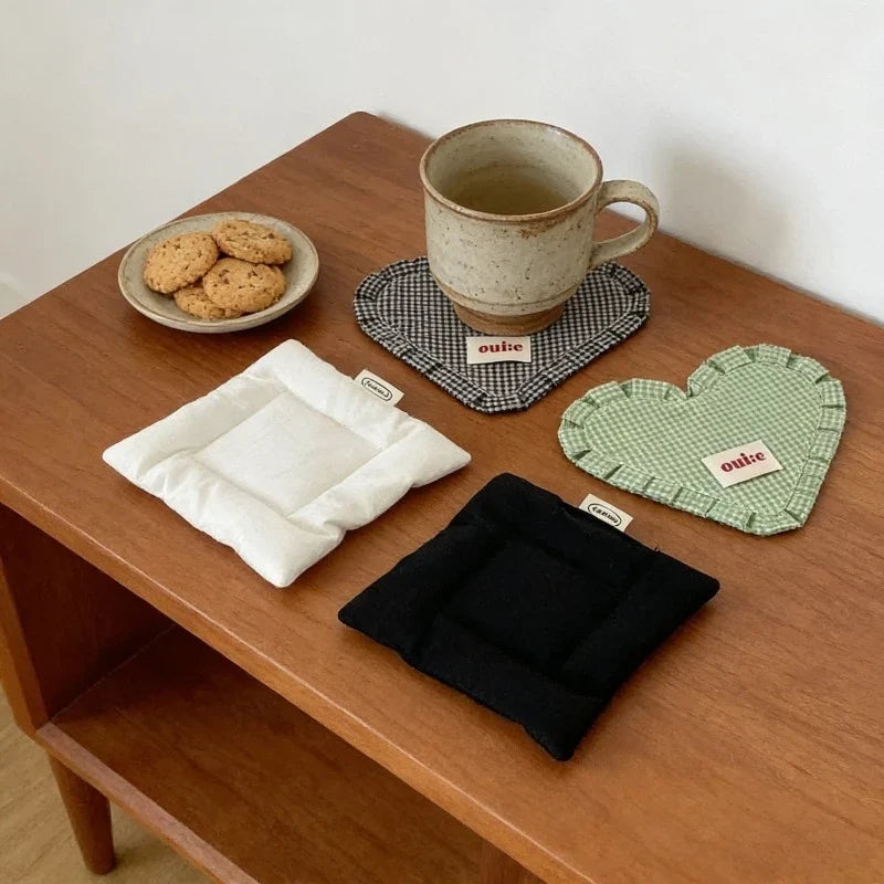 Cute Insulated Heart Shaped Placemat Colorful Plaid Lace Design