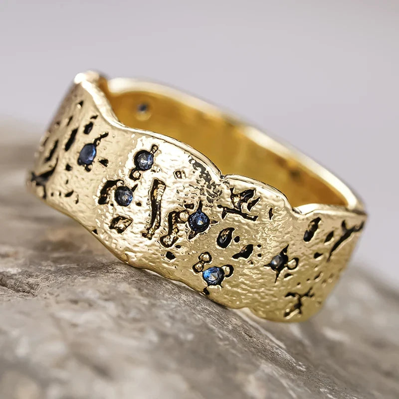 Huitan Vintage Ruins Style Ring – Blue CZ Women's Fashion Ring