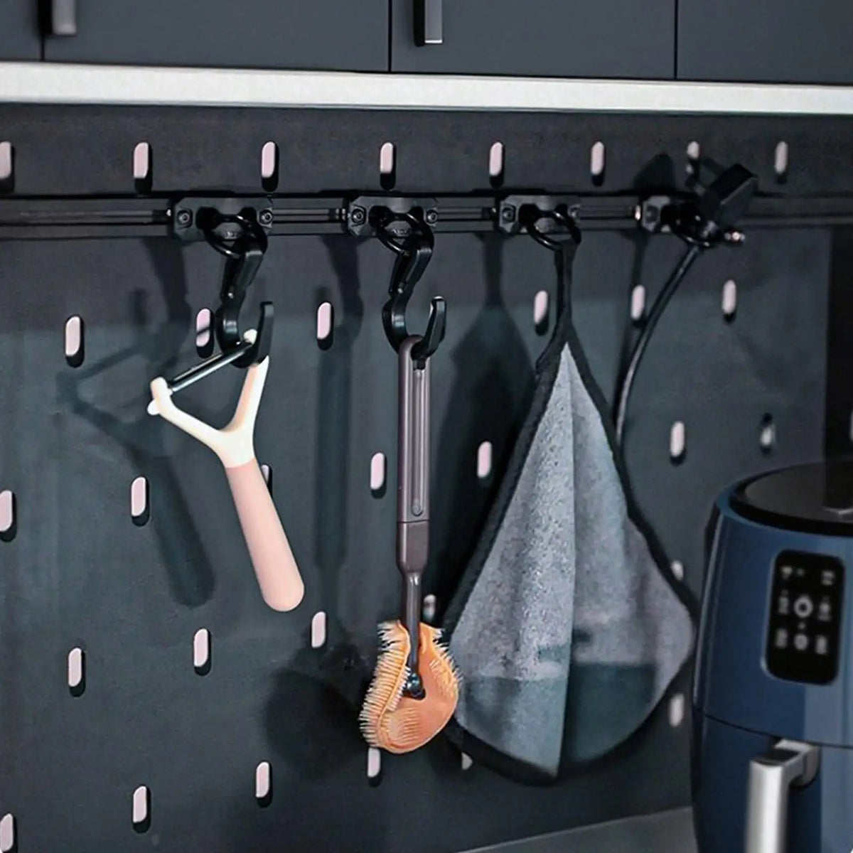 Windproof Camping Tent Hooks – Non-Slip Carabiner Clips