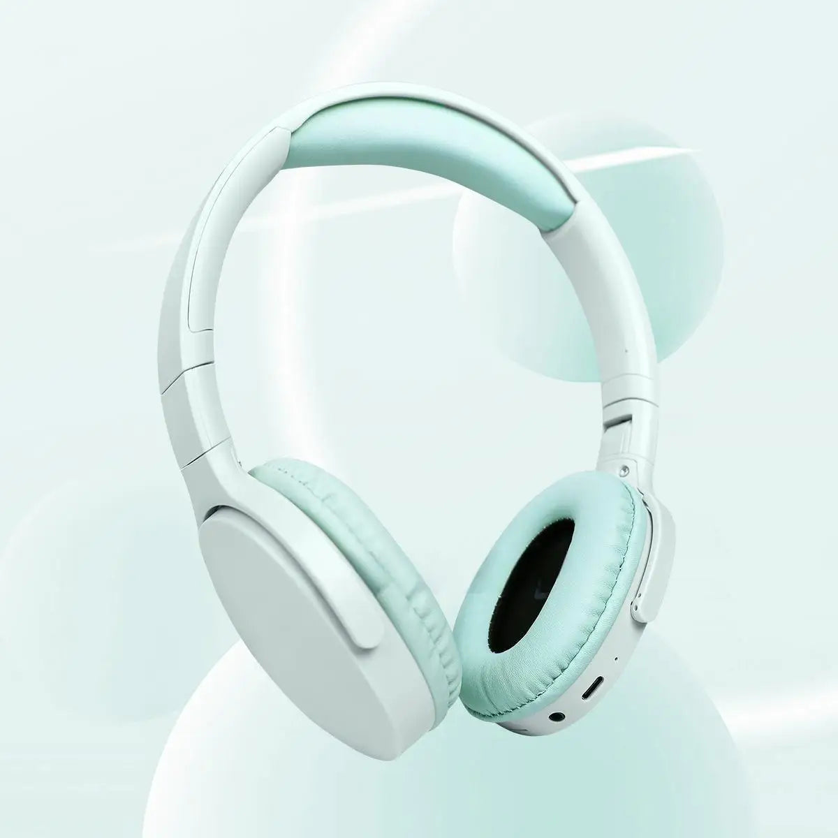 Fashionable Bluetooth Wireless Headphones Over-ear Deep Bass Sports