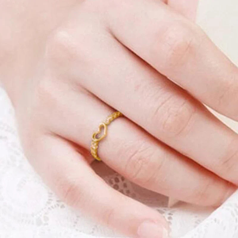 Huitan Hollow Heart Ring – Crystal Cubic Zirconia Bridal Band