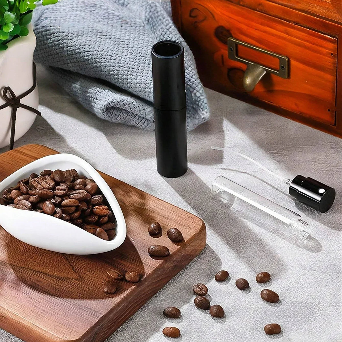 Handheld Anti-static Coffee Bean Spray Bottle Precision Grinding