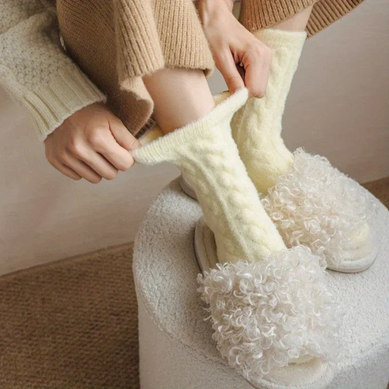 Fluffy Thick Women's Knit Socks | Soft Macaron Mid-Calf 2 Pairs
