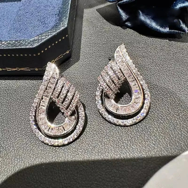 Huitan Waterdrop CZ Stud Earrings – Sparkling Silver Crystal