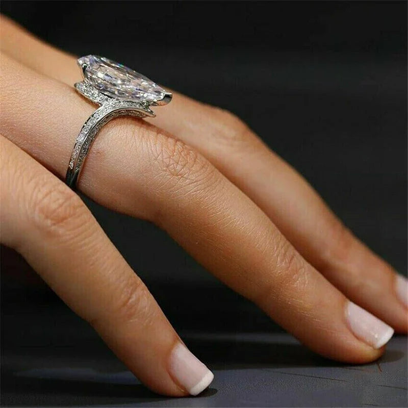 Huitan Waterdrop Cubic Zirconia Ring – Women's Wedding Band