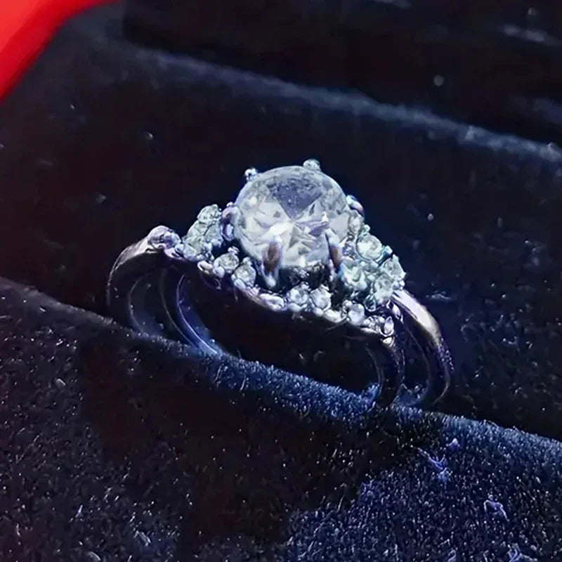 Huitan 2-Piece CZ Bridal Ring Set – Sparkling Cubic Zirconia