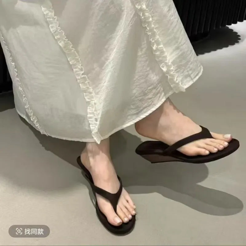 Women's Wedge Heel Flip Flops – Clip Toe Summer Sandals