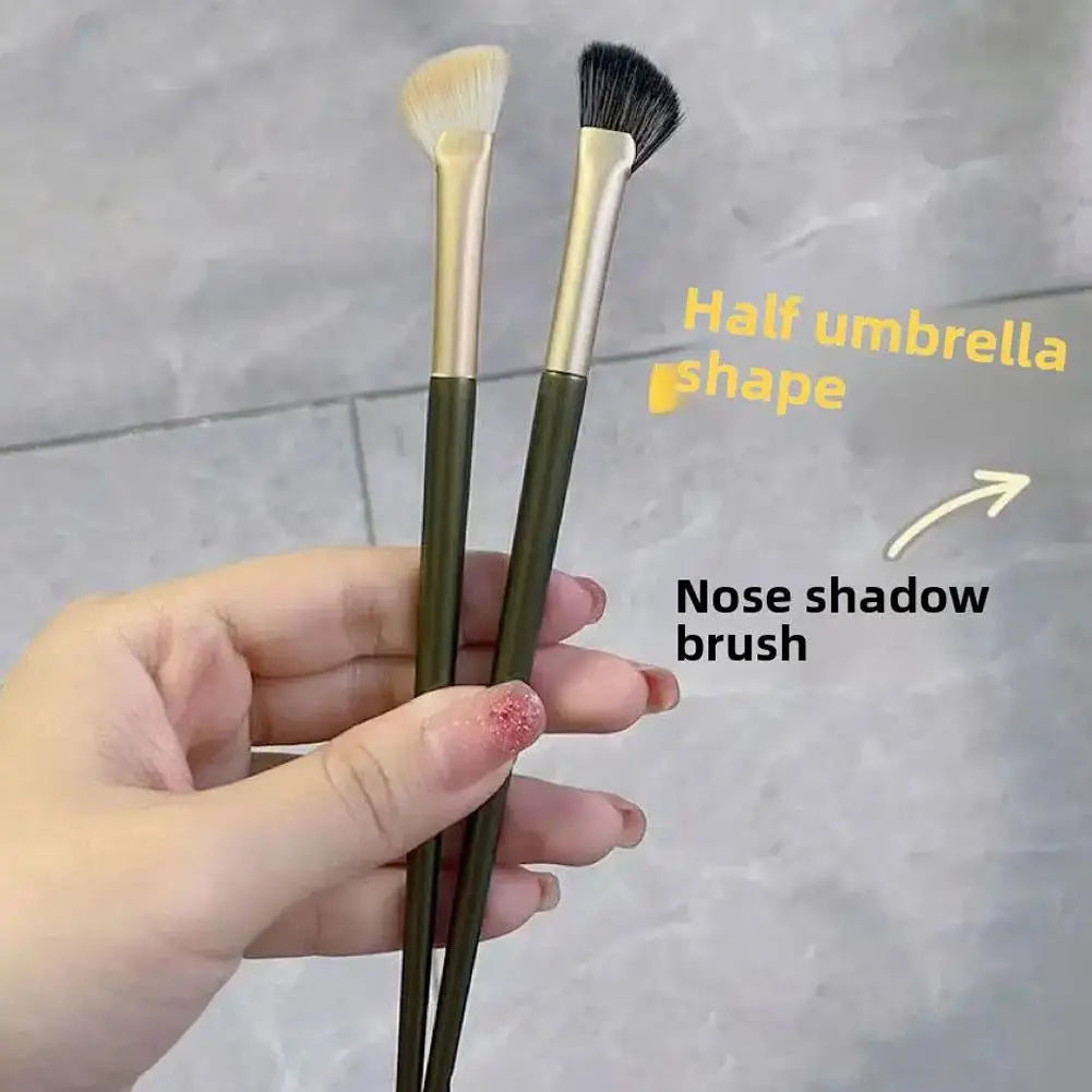 Half Fan Nose Contour Brush – Soft Angled Sculpting Tool