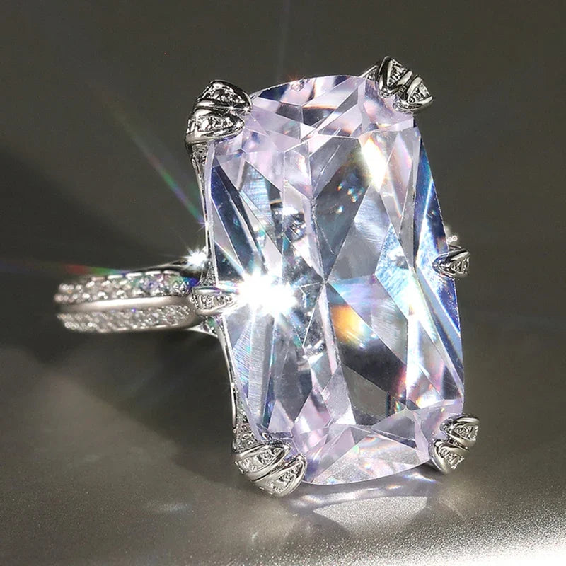 Huitan Luxury Cubic Zirconia Claw Ring – Women's Cocktail Ring