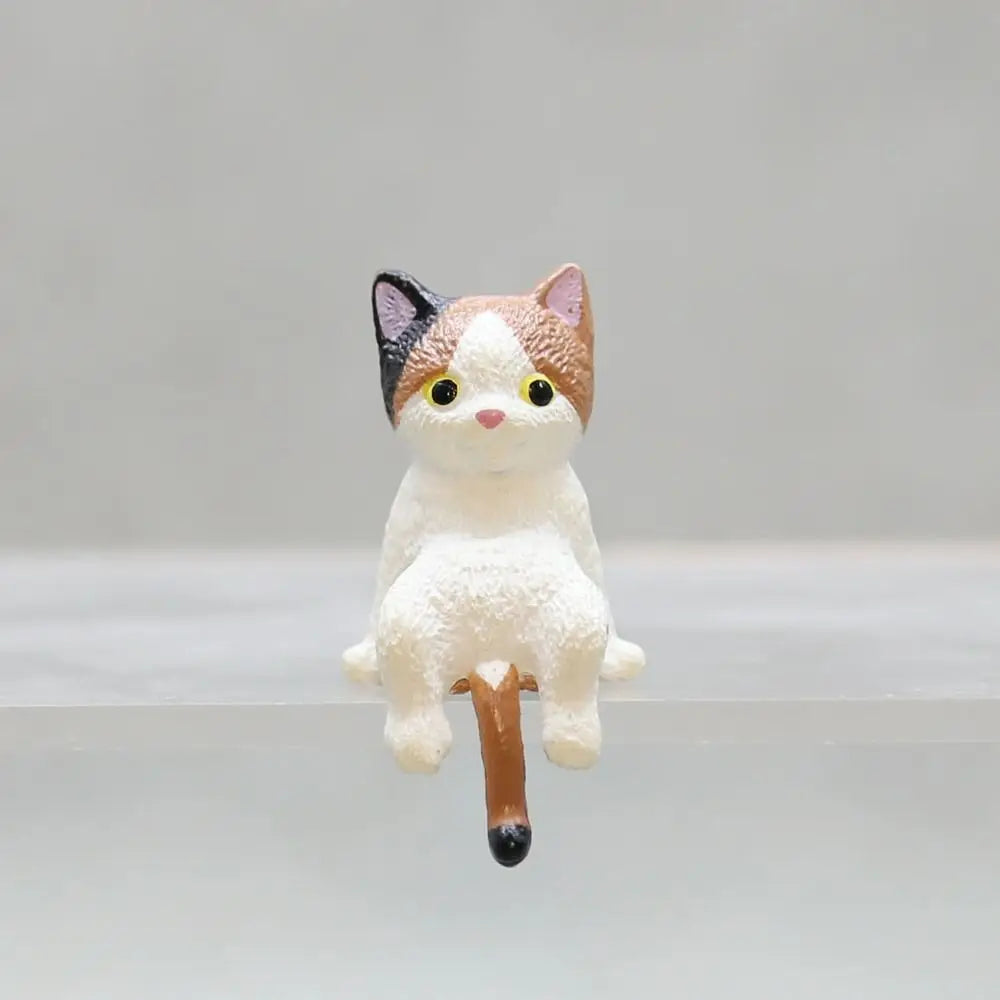 Mini Cat Figurine – Cute Desktop & Car Edge Decoration