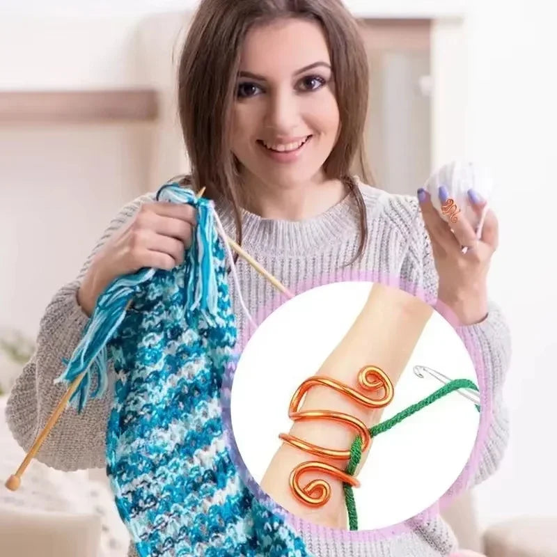 Adjustable Knitting Crochet Loop Ring Knittied Yarn Guide Hook Finger