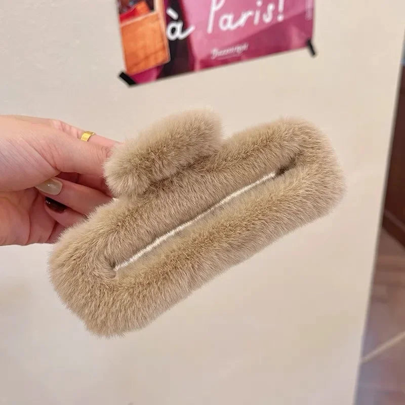 Large Plush Shark Claw Clip – Fluffy Faux Fur Hair Clip Women