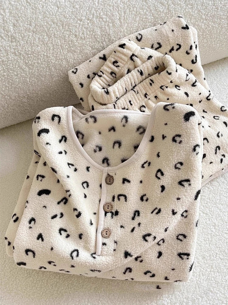Women's Fleece Pajama Set – Plush Thermal Print Loungewear 2 Pc
