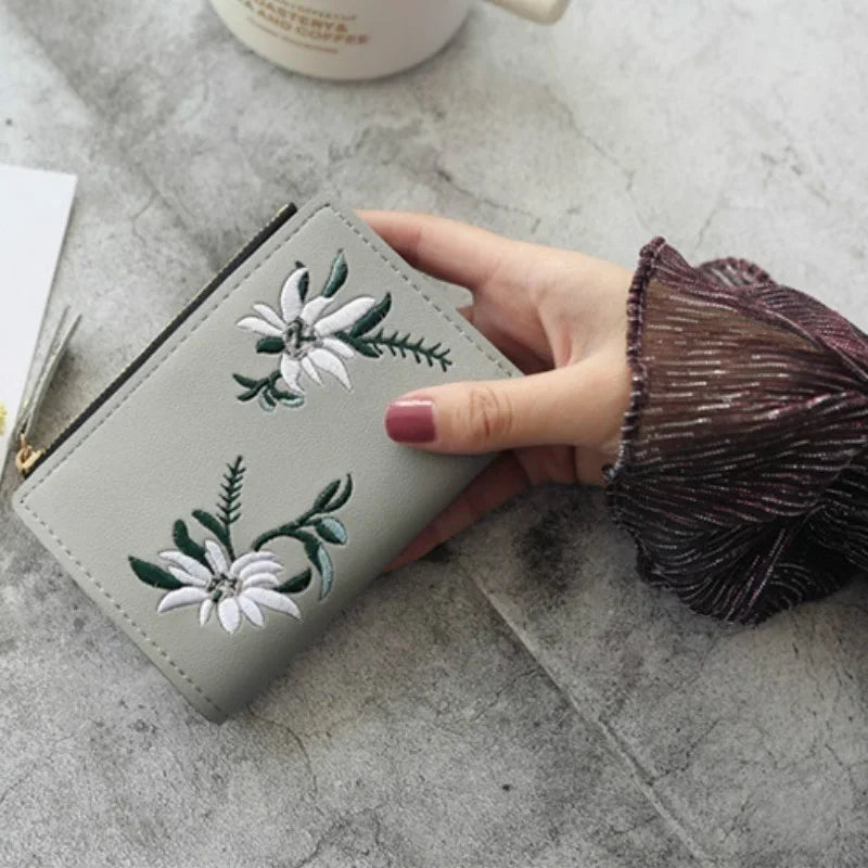 Women's Retro Embroidery Short Wallet & Floral Card Holder Purse