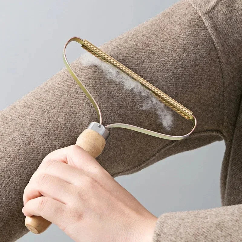 Manual Lint Remover & Pet Hair Brush for Clothes & Carpet