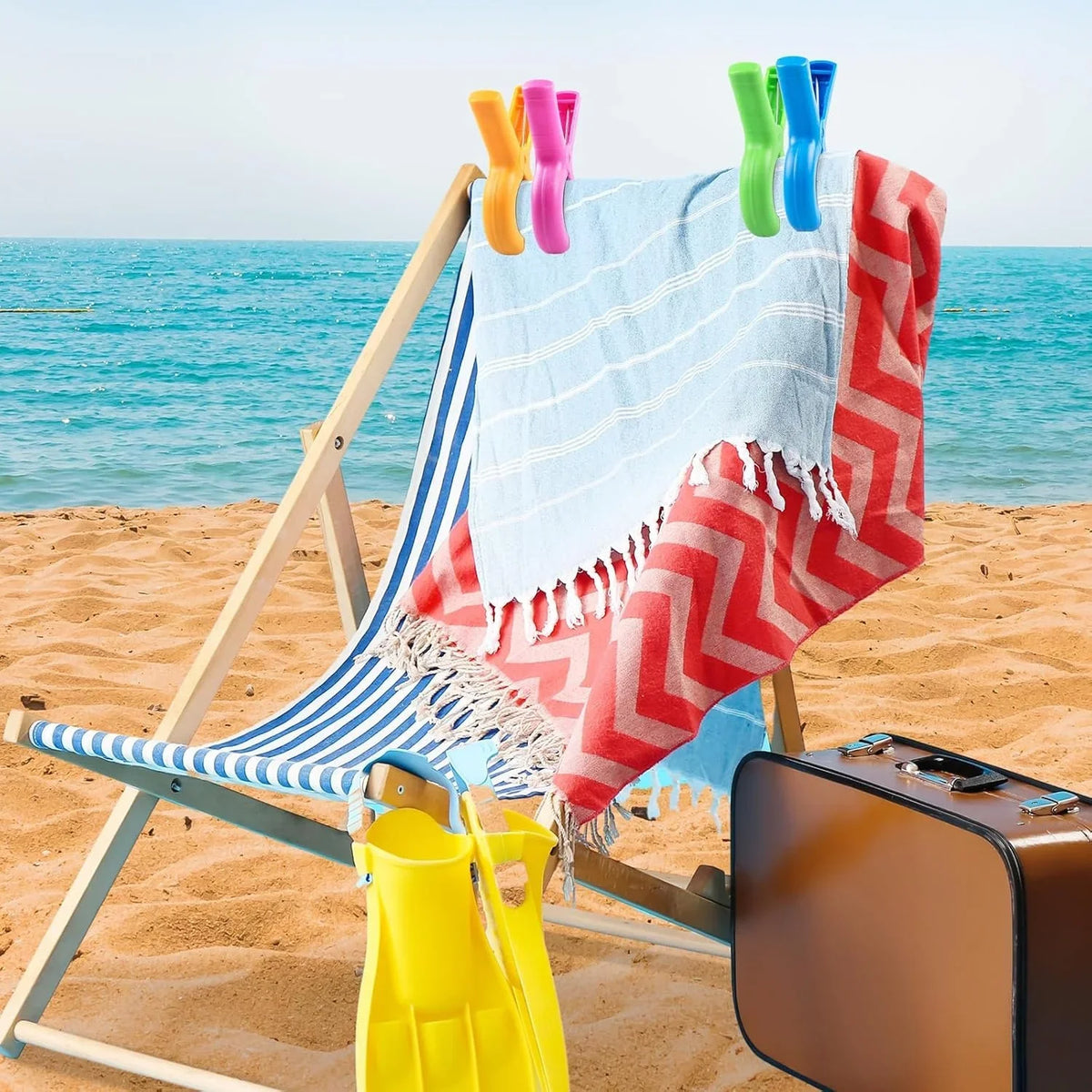 Heavy-Duty Beach Towel Clips for Pool & Cruise Chairs (4/8 Pcs)