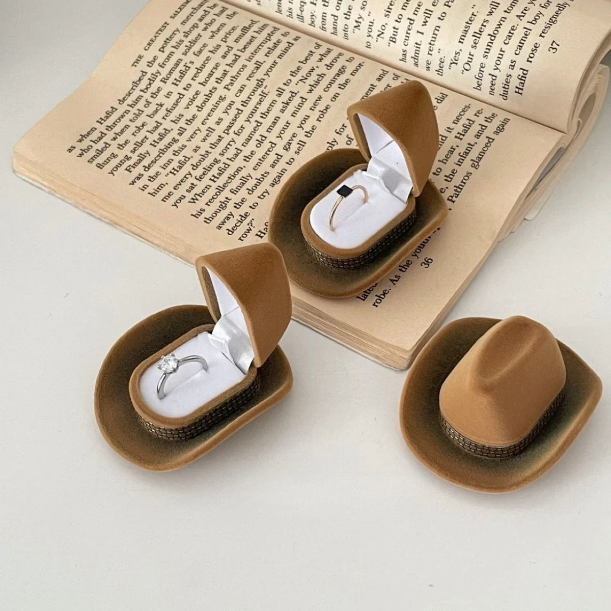 Woody Hat Ring Box | Creative Proposal & Valentine's Gift