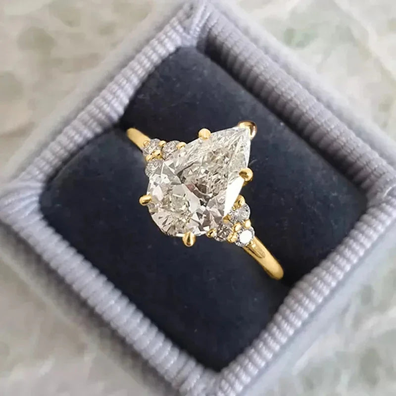 Huitan Gold Waterdrop Cubic Zirconia Ring – Women's Wedding Band