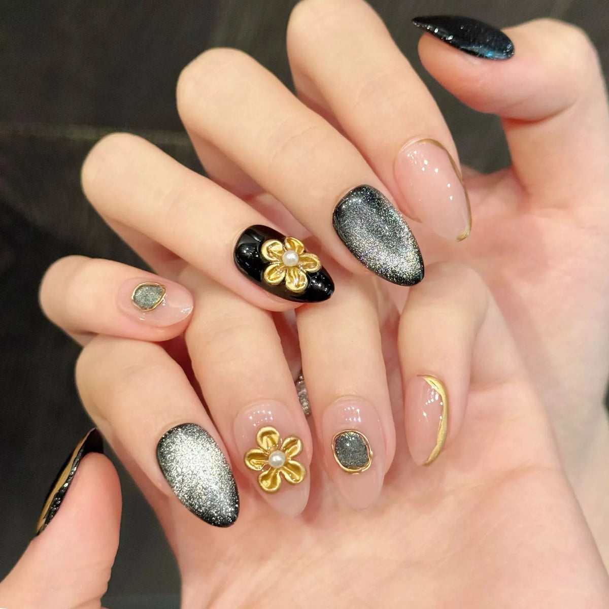 Handmade Antique Autumn Winter Press Nails Golden Carved Flowers