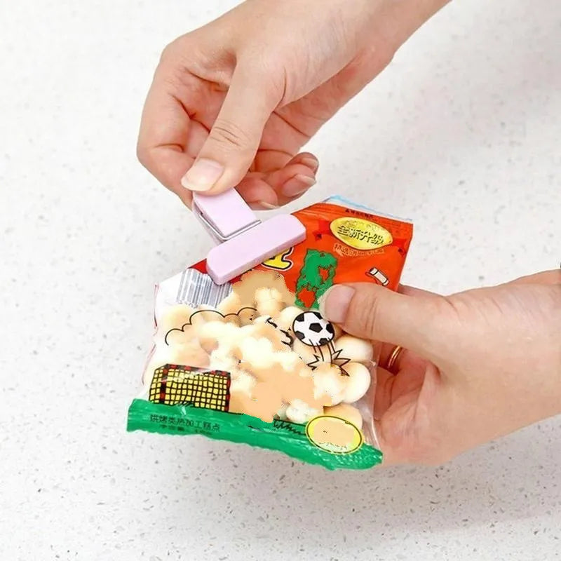 Plastic Bag Clips Set 12/24 Pcs – Food & Snack Bag Sealer