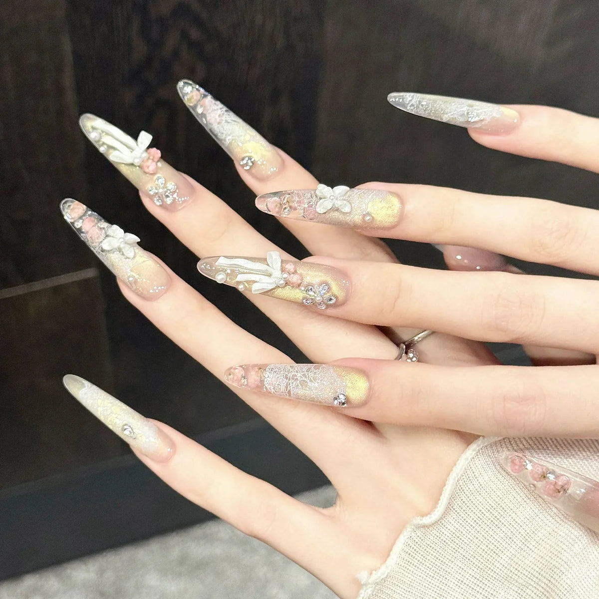 Handmade 3D Floral Lace Almond Press On Nails Cat's Eye 10pcs