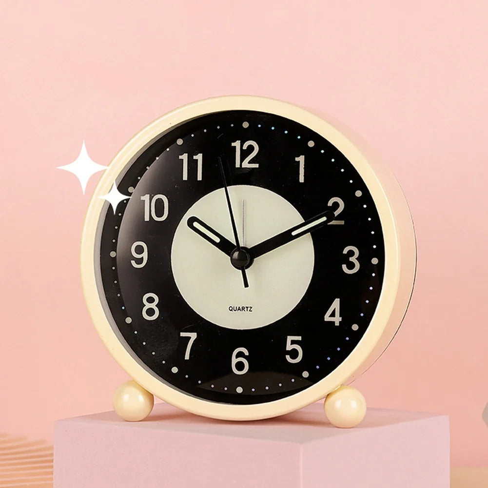 Retro Glow-in-the-Dark Battery Desk Alarm Clock – Silent