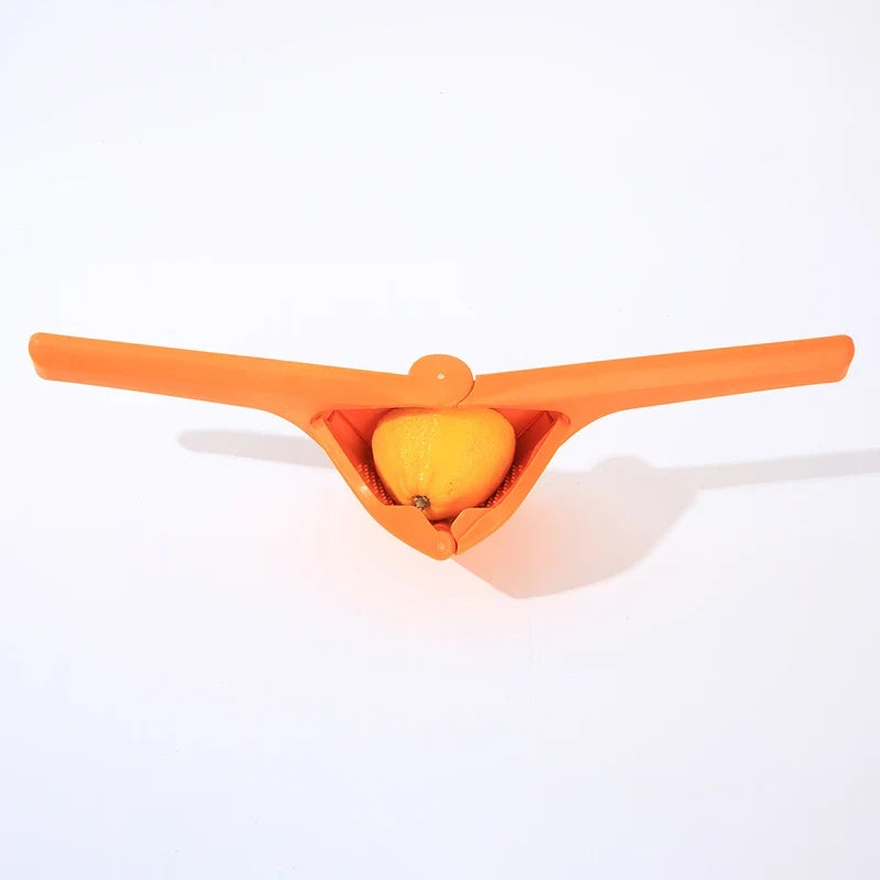 Manual Citrus Juicer – Food-Grade Plastic Lemon Lime Squeezer