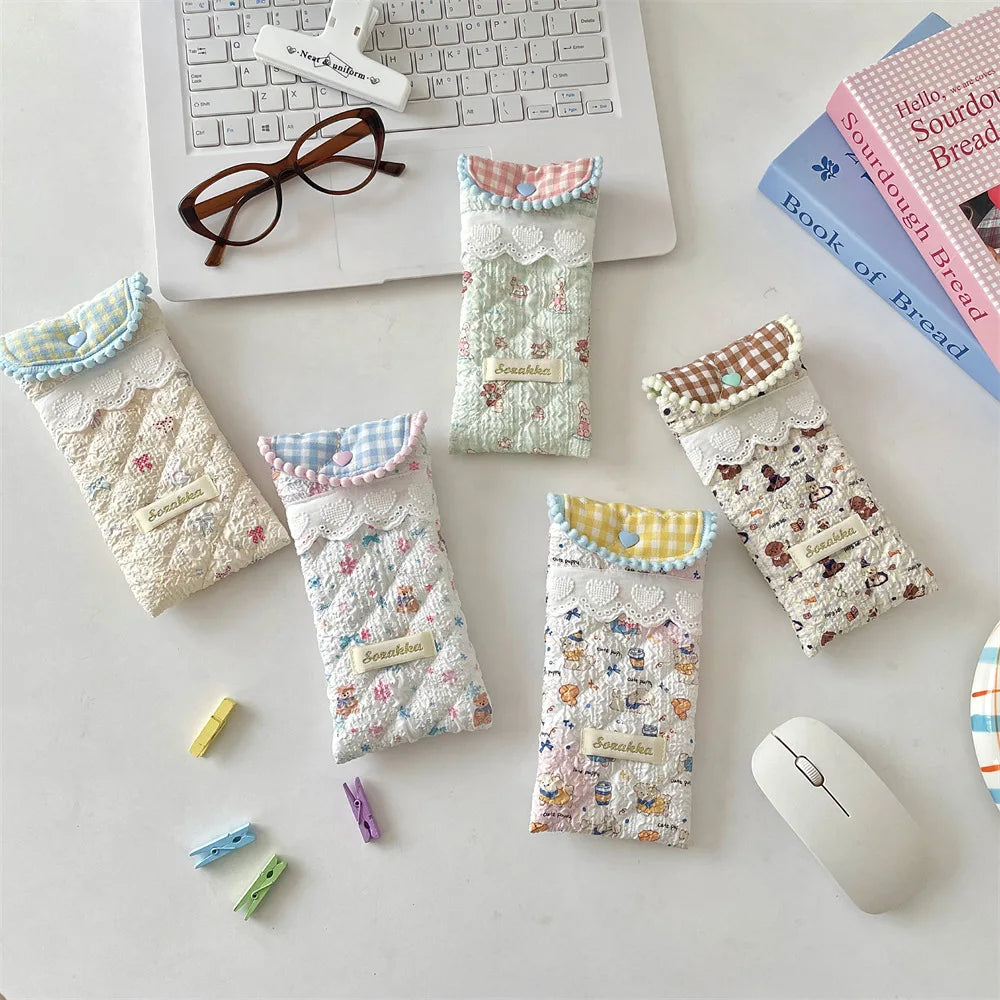 Quilted Polyester Sunglasses Pouch – Portable Glasses Case