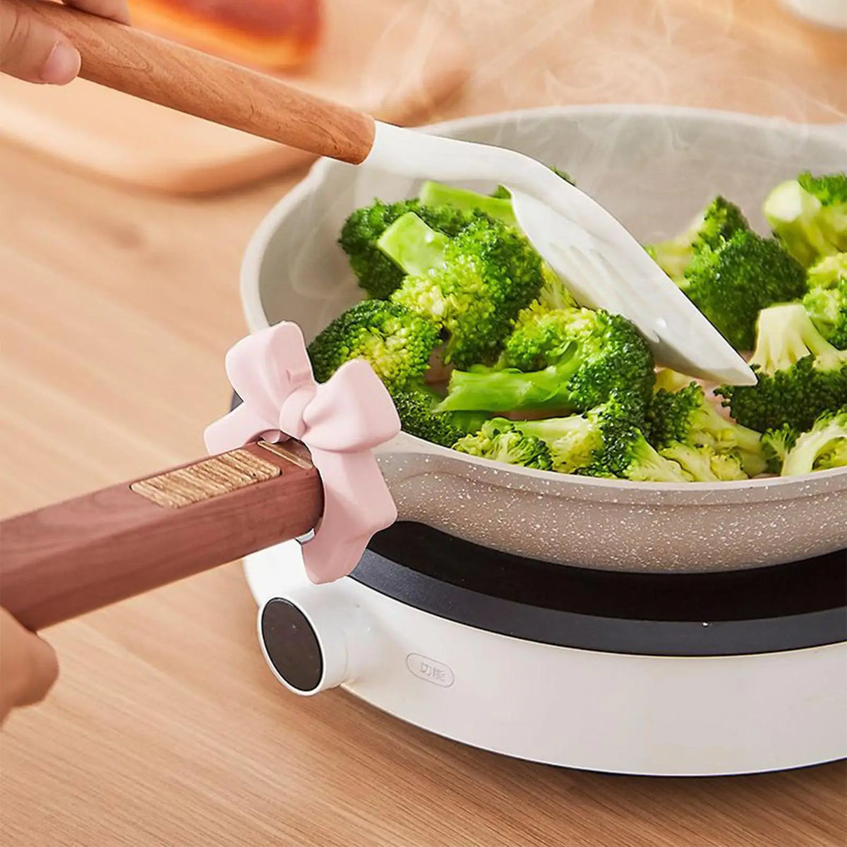 Spoon Holder Pot Silicone Utensil Bowknot Shape Ladle Rest Non-slip