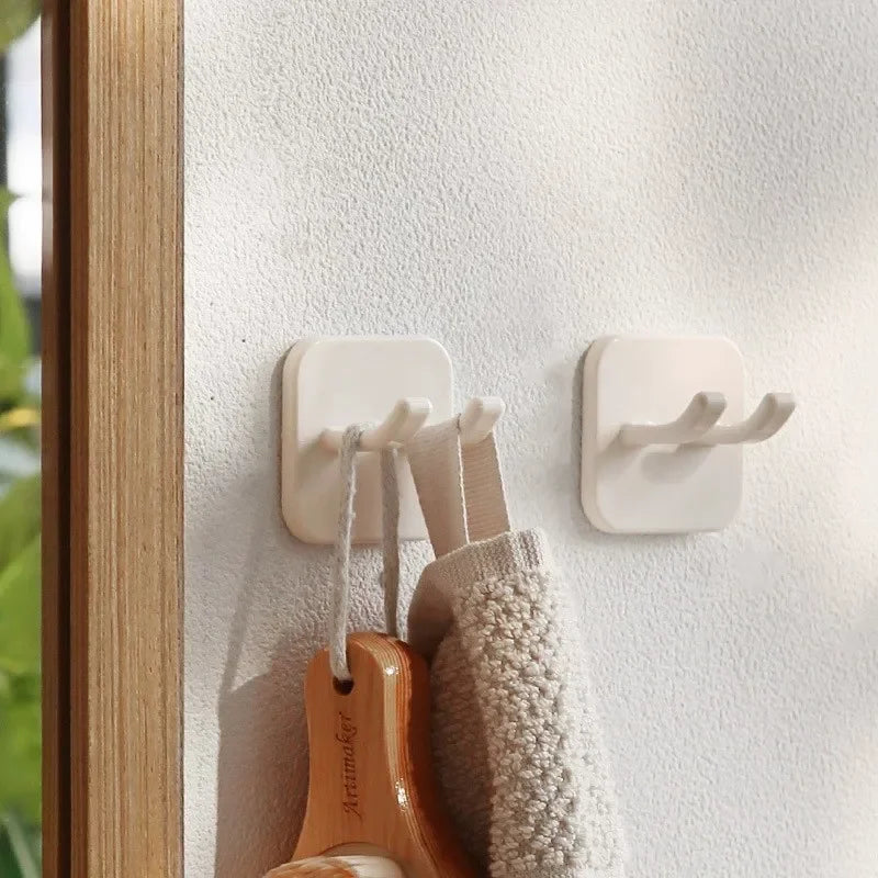 Flush-Free Wall Organizer Hooks – Plug & Cable Storage 1–5 PCS