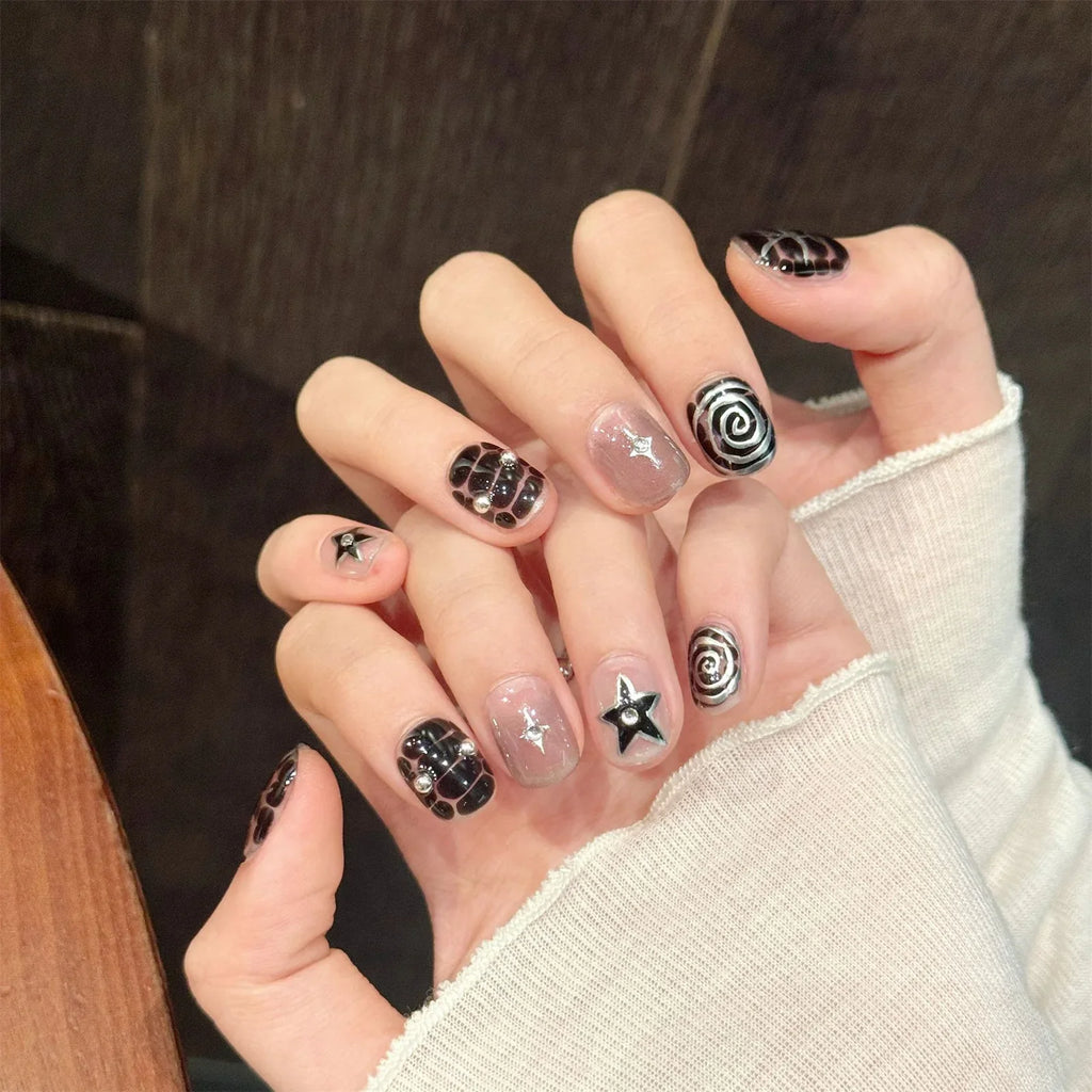 Y2K Punk Press-On Nails – Embossed Stars | 10pcs Short Set