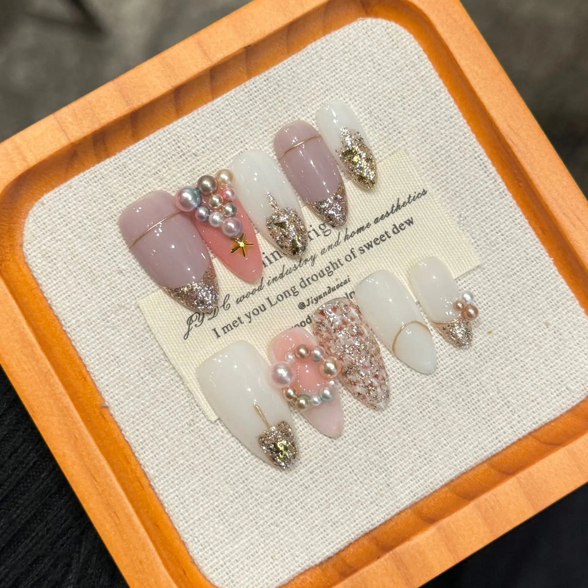 Handmade Christmas Press-On Nails | Snowflake & Xmas Design