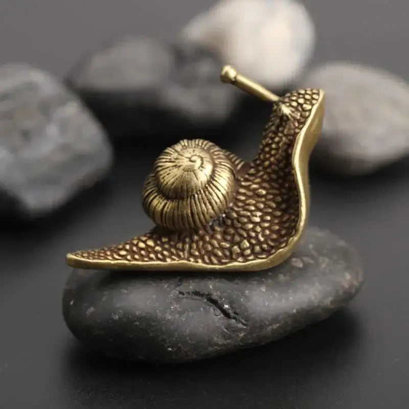 Mini Pure Copper Snail Statue – Antique Brass Desk Ornament