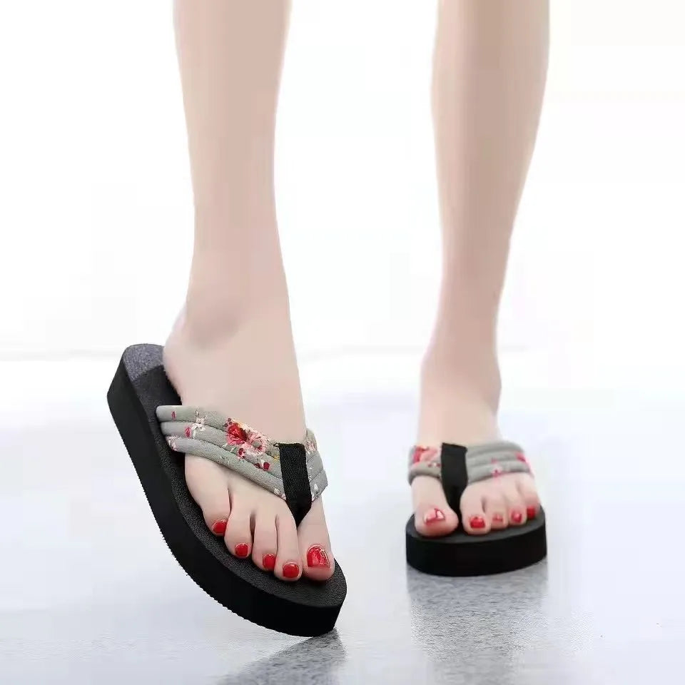 Women's Floral Flip Flops – Flat Beach Sandals & Slippers
