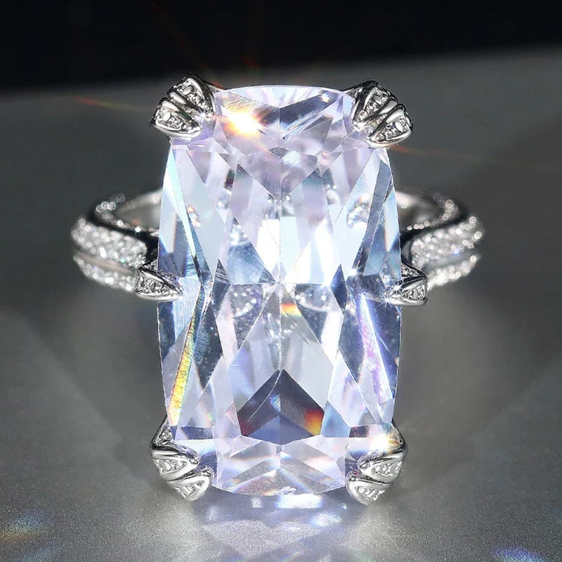 Huitan Luxury Cubic Zirconia Claw Ring – Women's Cocktail Ring