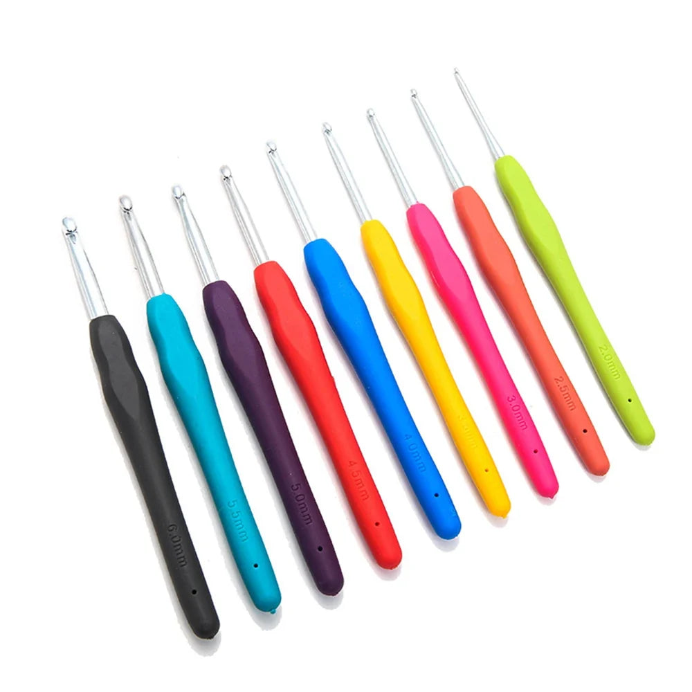 Tpr Crochet 2 0- 9-Piece Soft Handle Hand Woven Rainbow Aluminum
