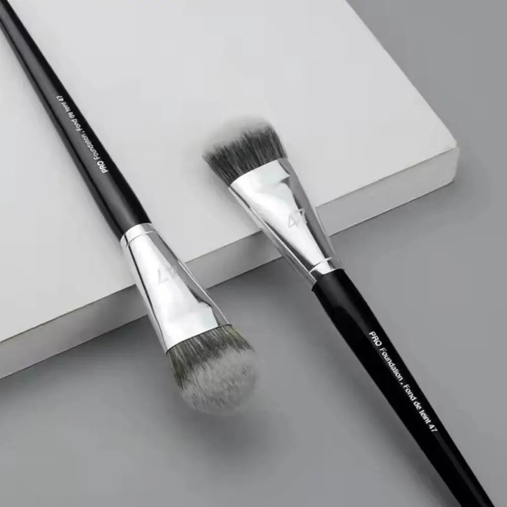 Professional Foundation Brush – Soft Synthetic Broom Head Makeup