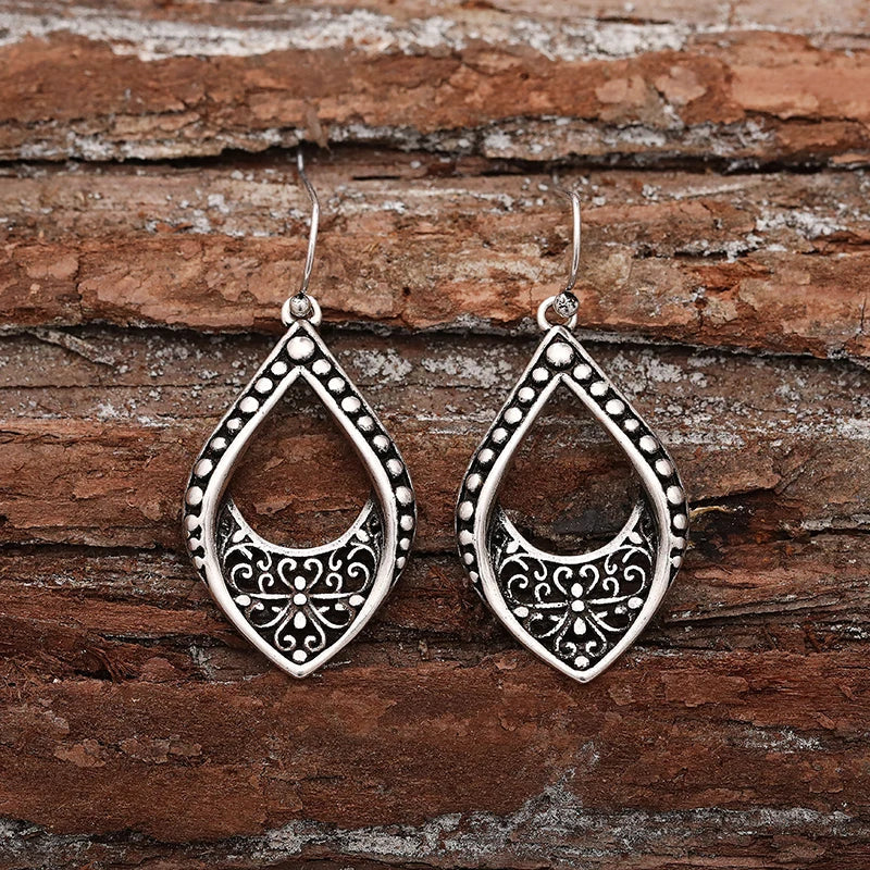 Huitan Vintage Leaf Dangle Earrings – Boho Hollow Flower Drop