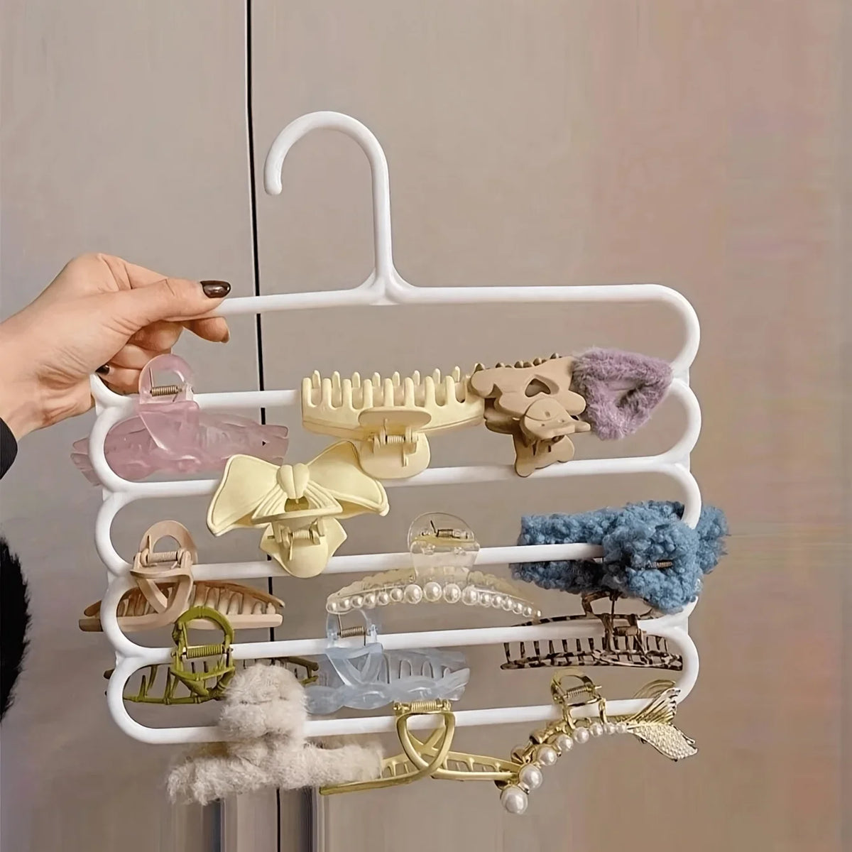Versatile Wall-mounted Hair Accessory Organizer Large Capacity Clips