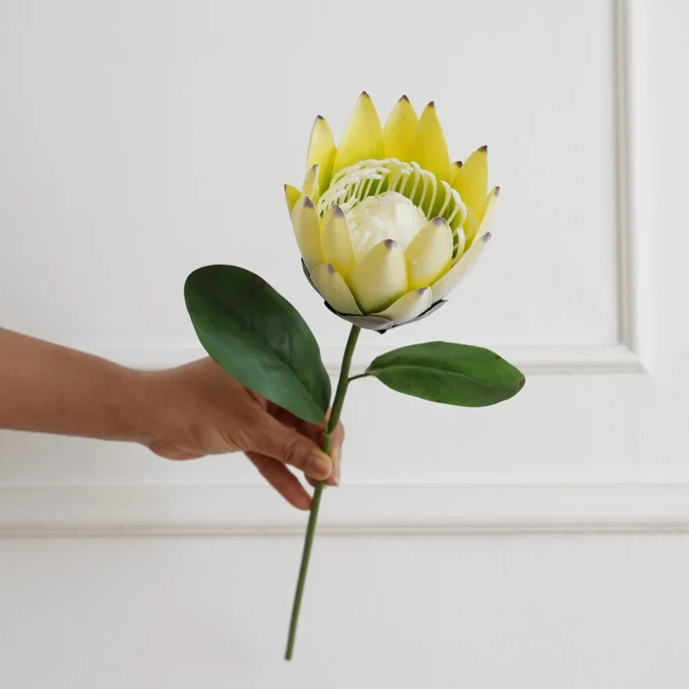 Europe Beautiful Artificial Flowers Fake King Protea Home Table