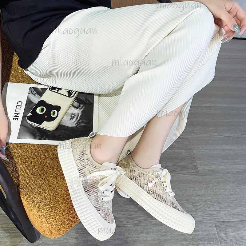 Women's Breathable Mesh Lace-Up Flat Shoes – Lightweight Non-Slip