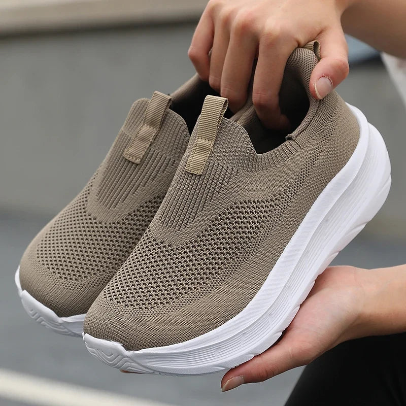 ZULIWAGN Barefoot Shoes – Extra-Wide Unisex Mesh Sneakers