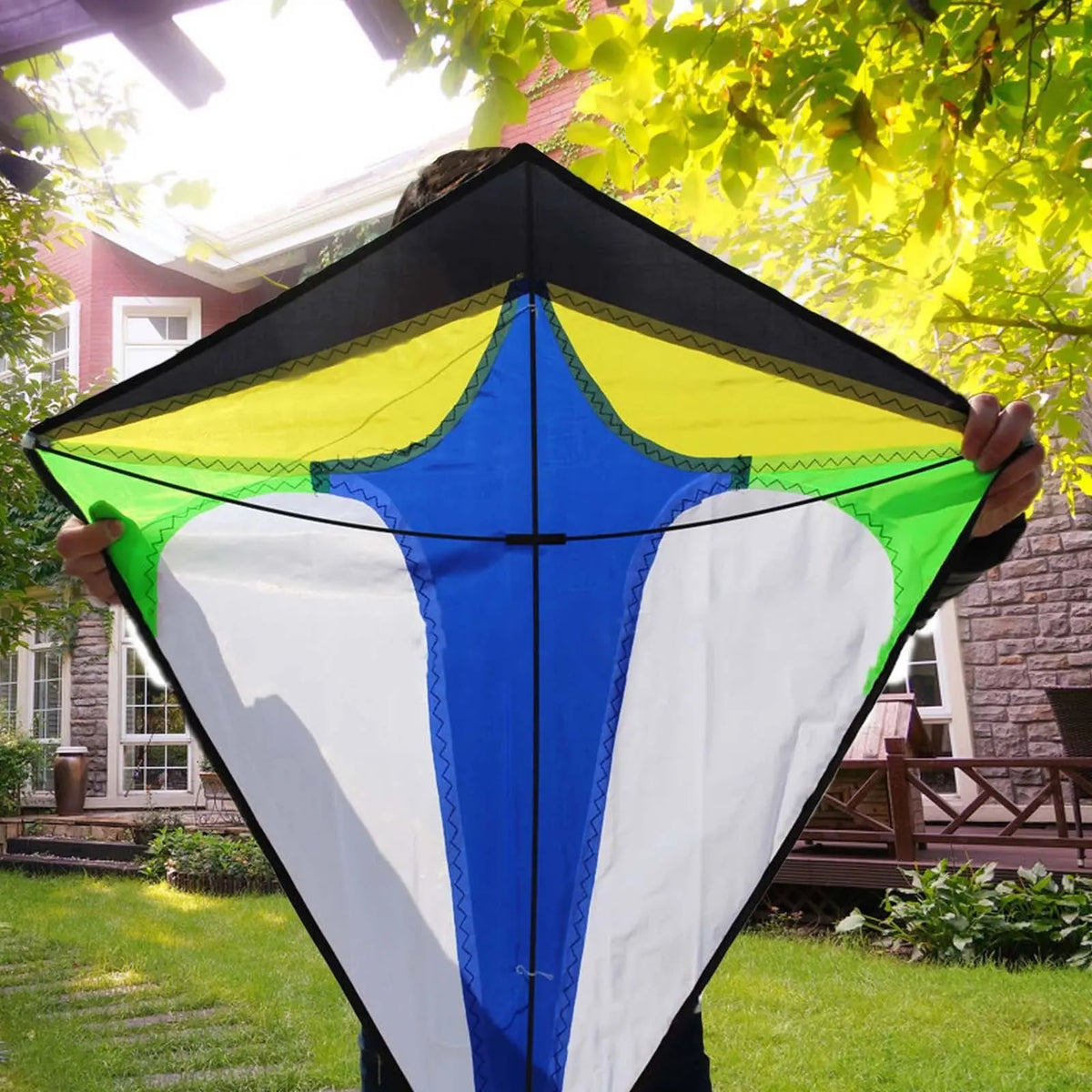 Diamond Kite with Long Tail – Easy-Fly Stunt Kite for Kids
