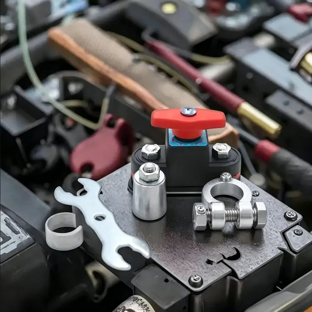 Car Battery Cut Off Switch 12V/24V Disconnect Circuit Breaker