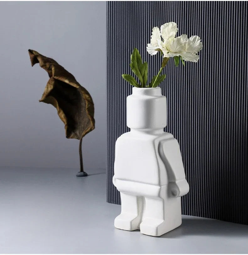 Creative Abstract Art Figurative Robot Dry Flower Vase Resin Crafts